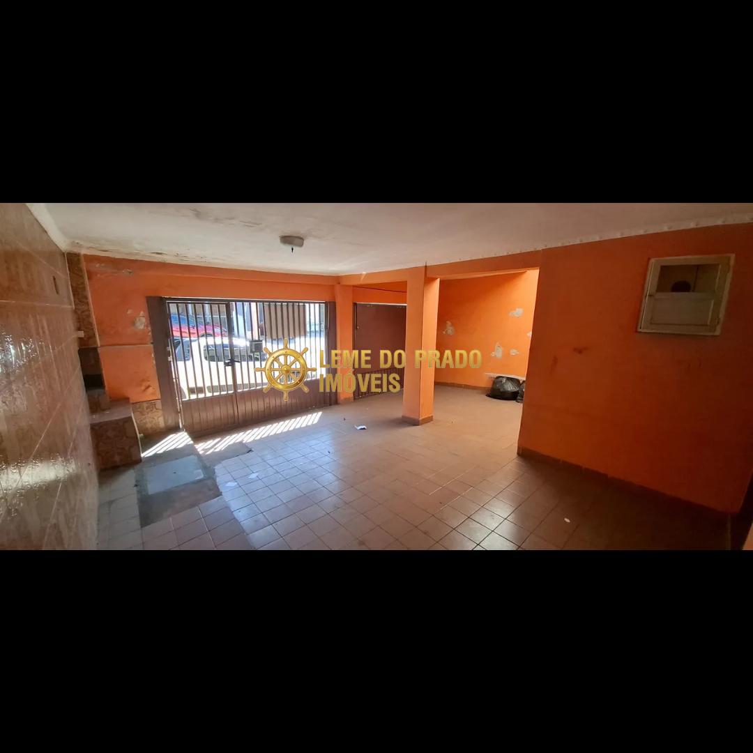 Casa à venda com 2 quartos, 100m² - Foto 2