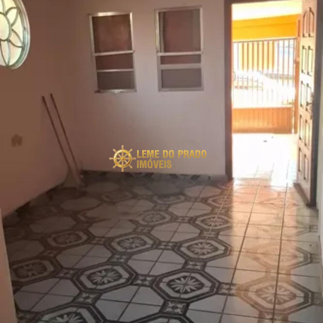 Casa à venda com 2 quartos, 100m² - Foto 4