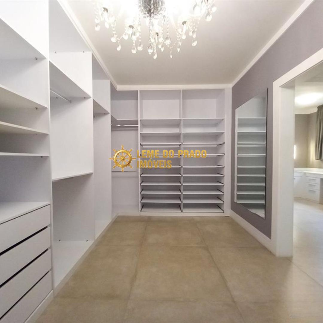 Apartamento para alugar com 3 quartos, 250m² - Foto 10