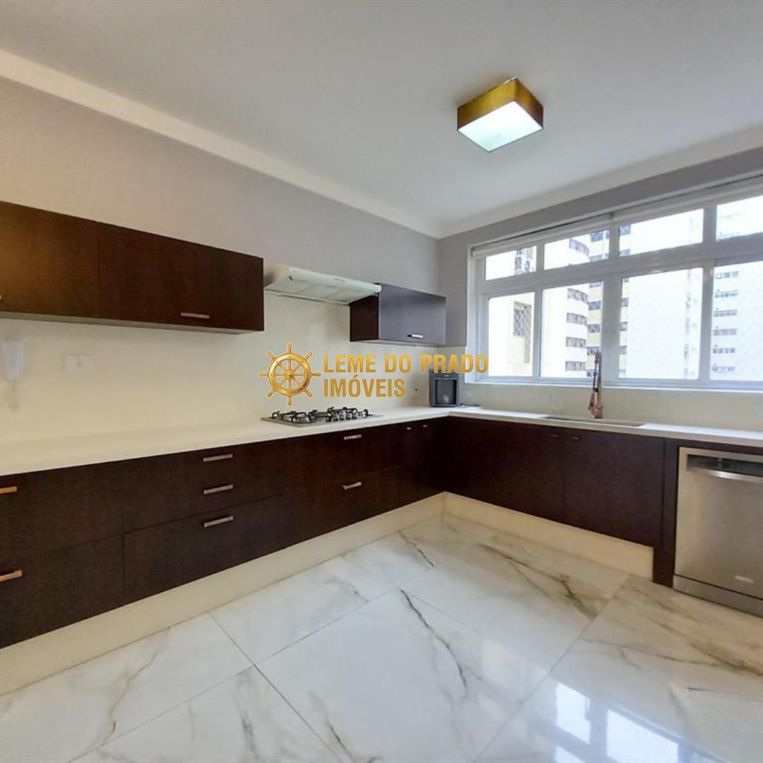 Apartamento para alugar com 3 quartos, 250m² - Foto 12