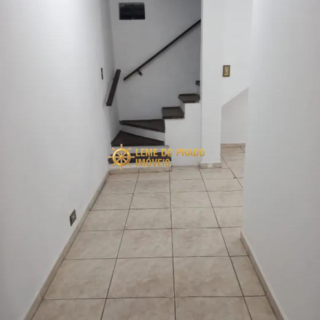 Sobrado à venda com 2 quartos, 200m² - Foto 4