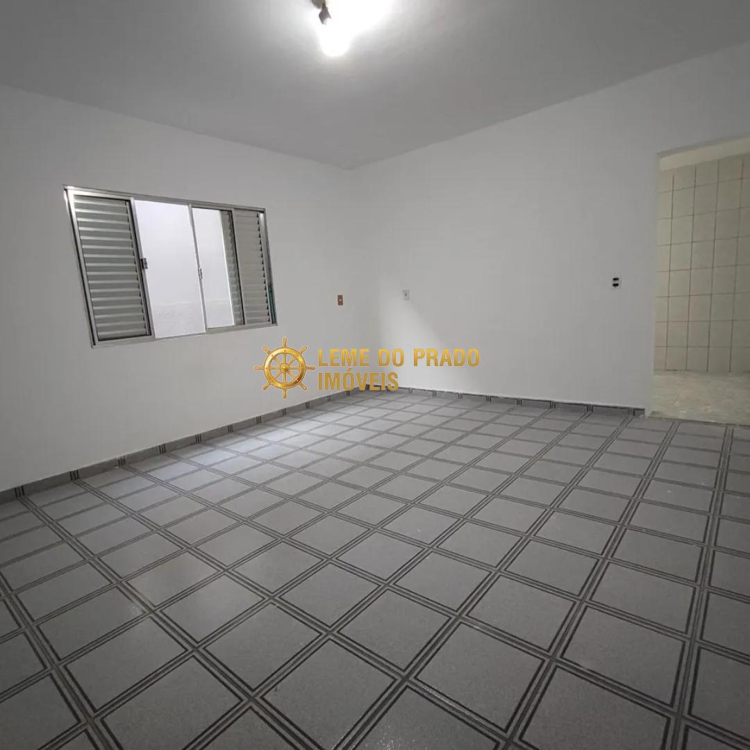 Casa para alugar com 4 quartos, 200m² - Foto 9