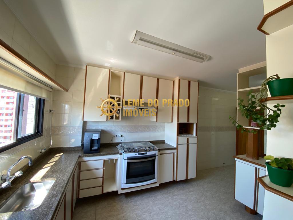 Apartamento à venda com 4 quartos, 185m² - Foto 9