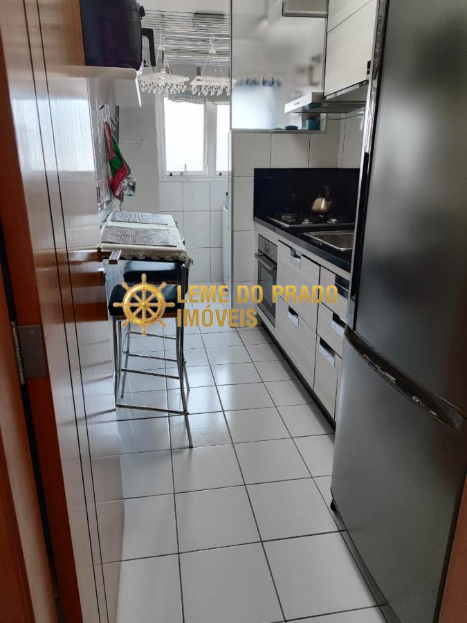 Apartamento à venda com 2 quartos, 61m² - Foto 3