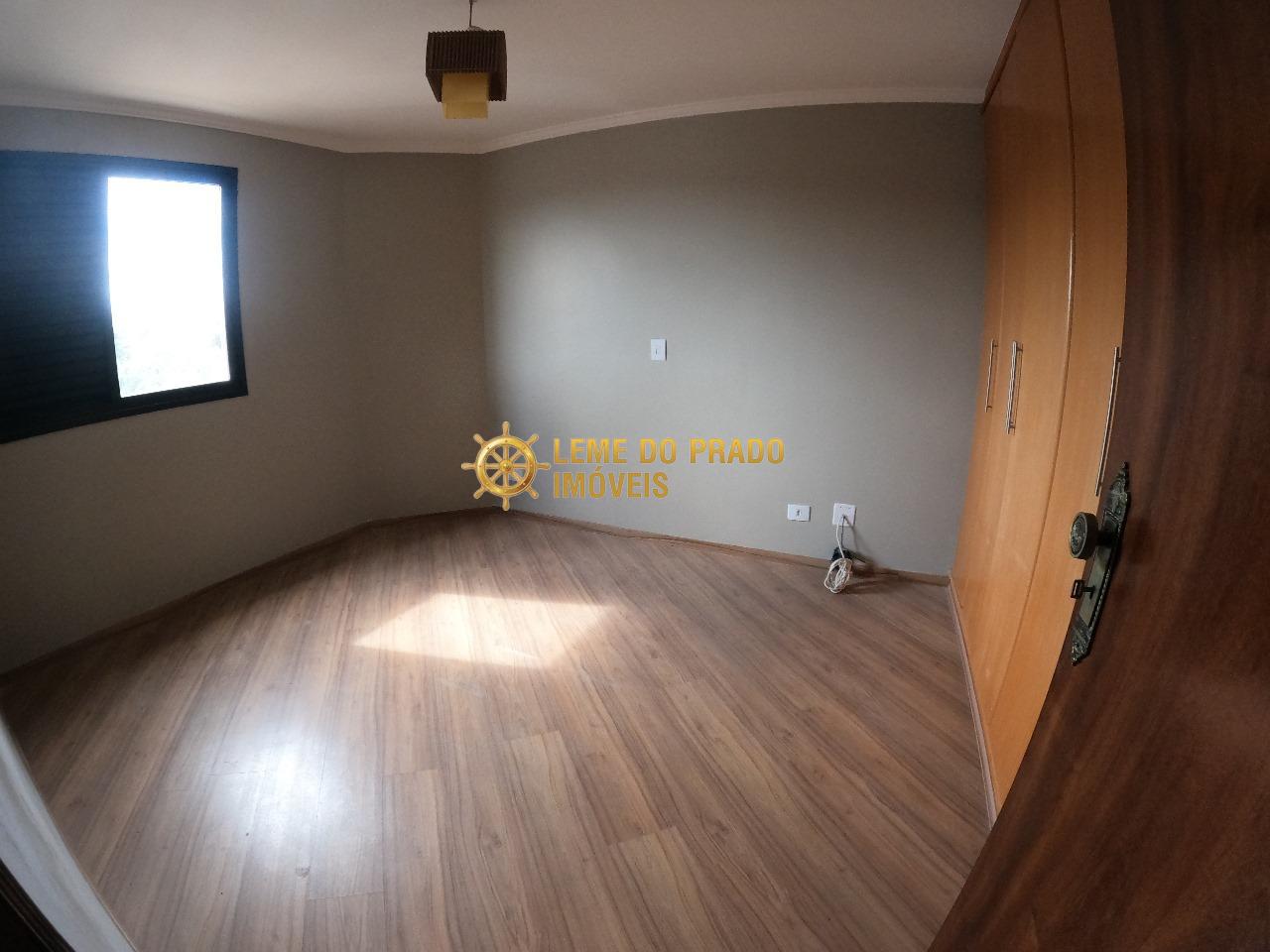 Apartamento para alugar com 3 quartos, 130m² - Foto 17