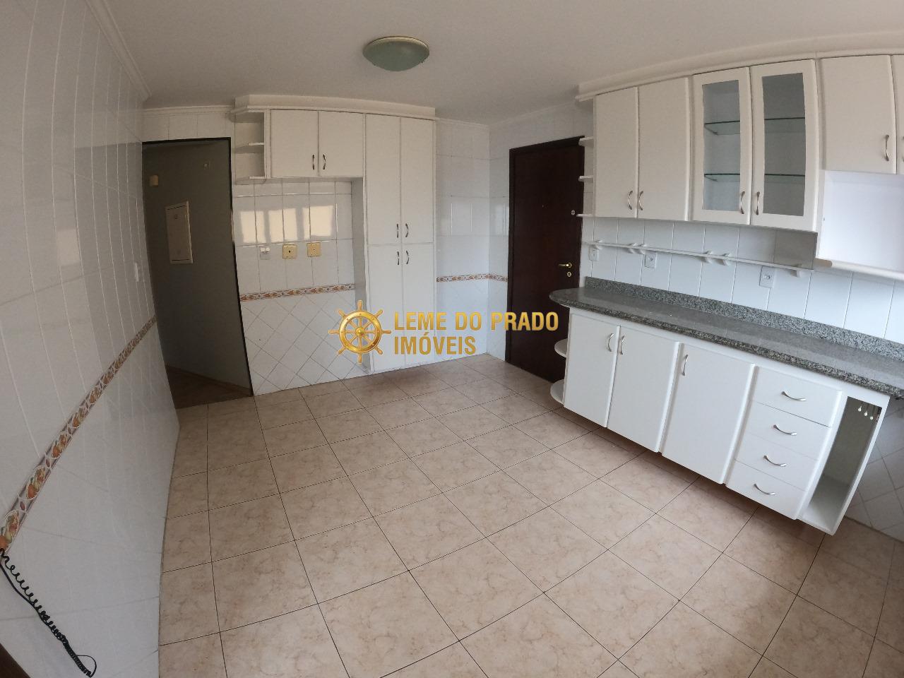 Apartamento para alugar com 3 quartos, 130m² - Foto 20