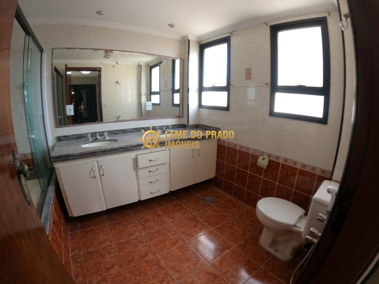 Apartamento para alugar com 3 quartos, 130m² - Foto 23