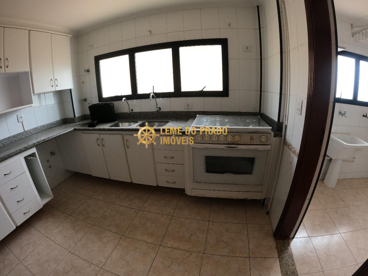 Apartamento para alugar com 3 quartos, 130m² - Foto 22