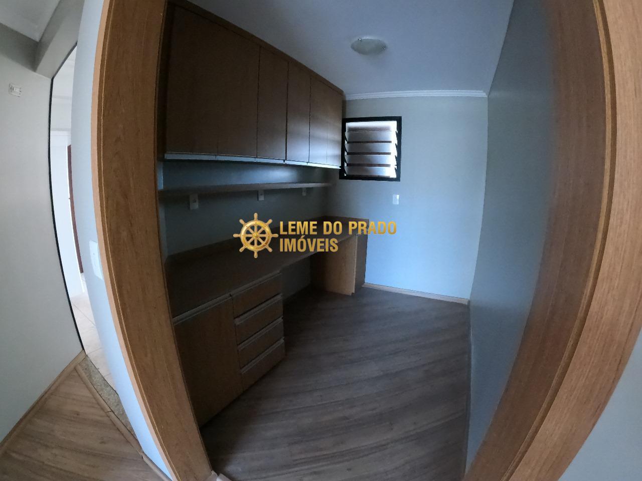 Apartamento para alugar com 3 quartos, 130m² - Foto 30