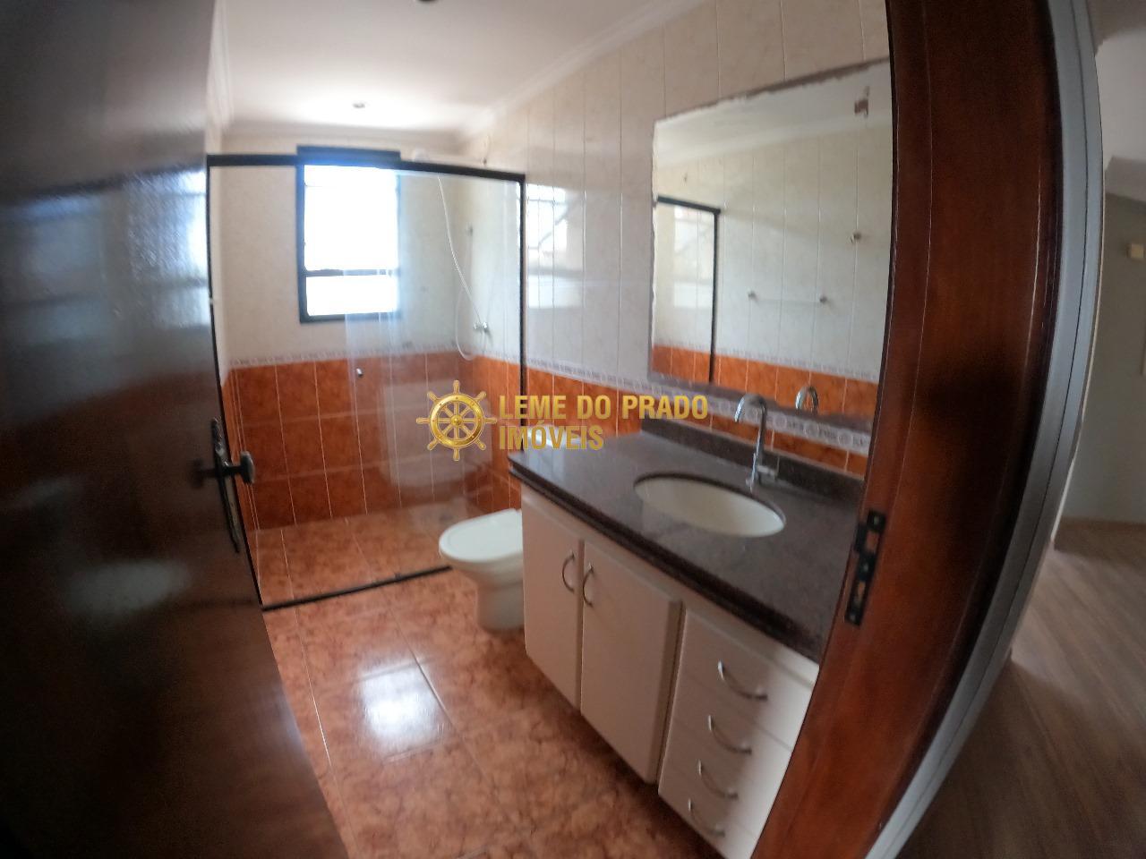 Apartamento para alugar com 3 quartos, 130m² - Foto 25