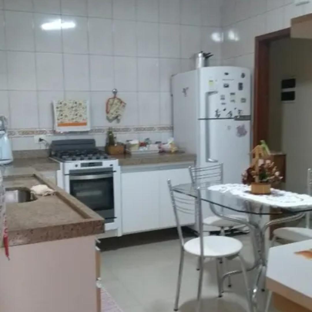 Sobrado à venda com 3 quartos, 286m² - Foto 3