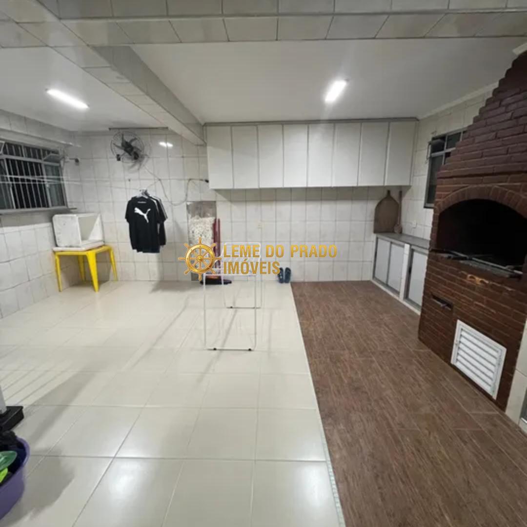 Sobrado à venda com 4 quartos, 300m² - Foto 2