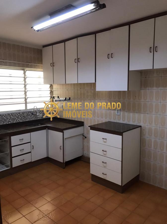 Apartamento para alugar com 3 quartos, 120m² - Foto 17