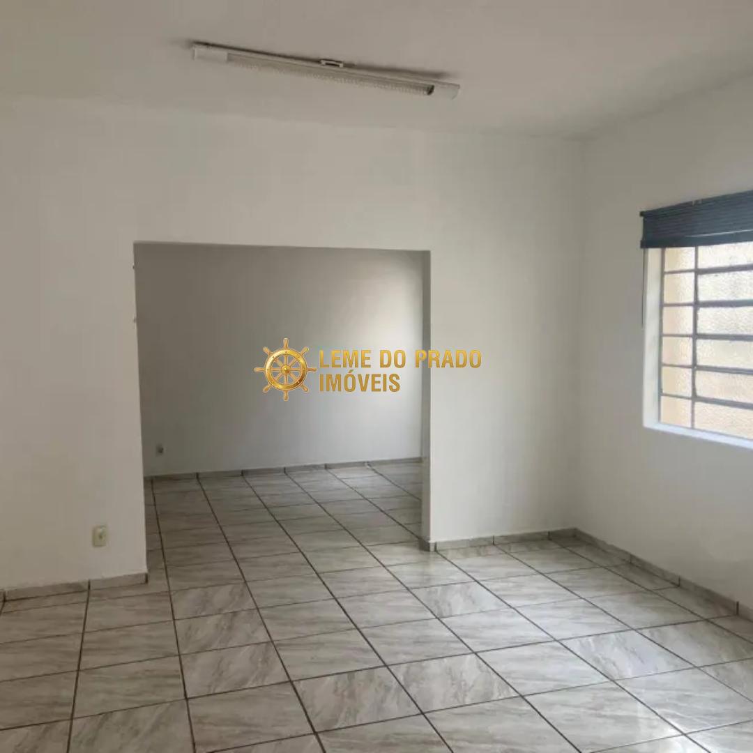 Casa para alugar com 3 quartos, 160m² - Foto 2