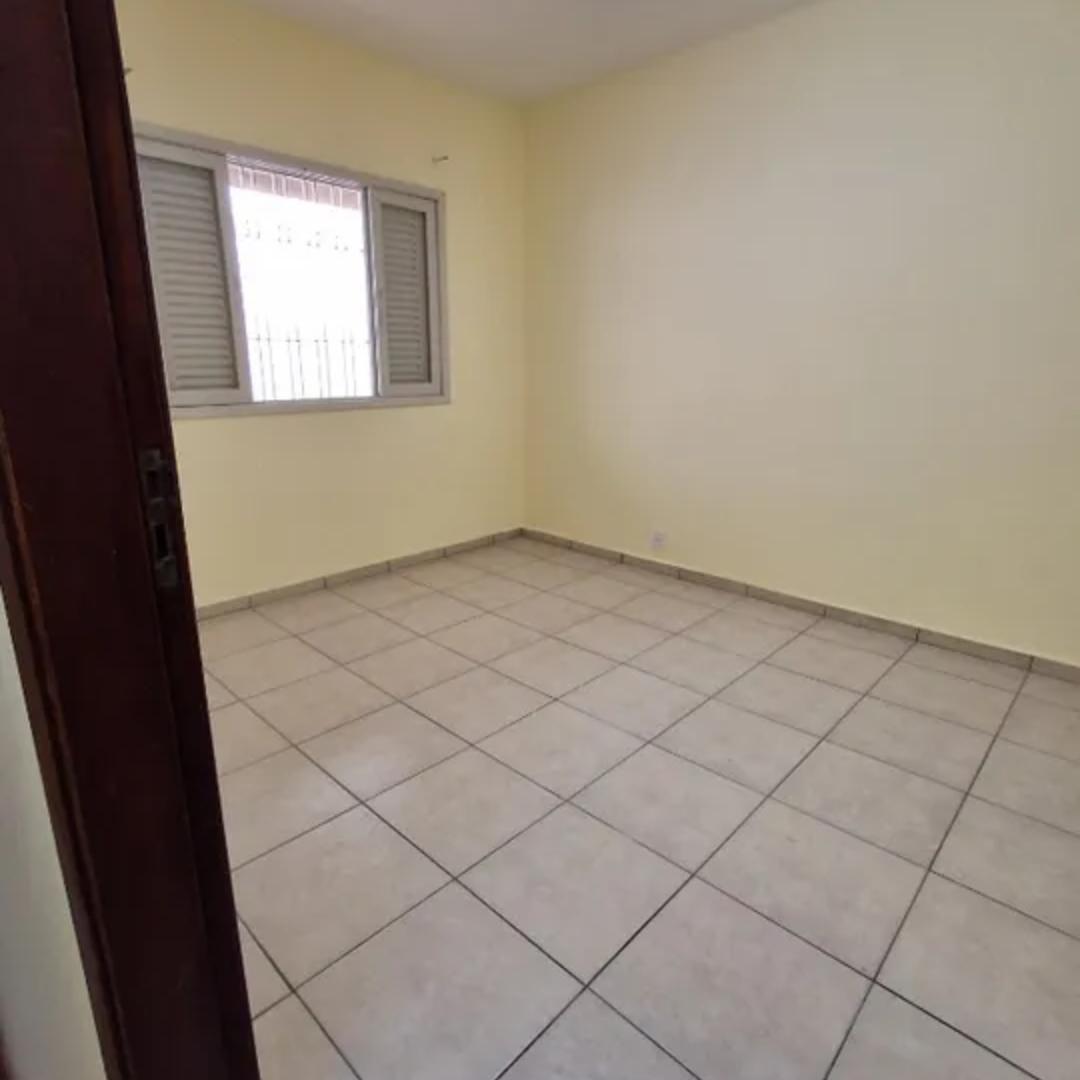 Casa para alugar com 2 quartos, 50m² - Foto 2