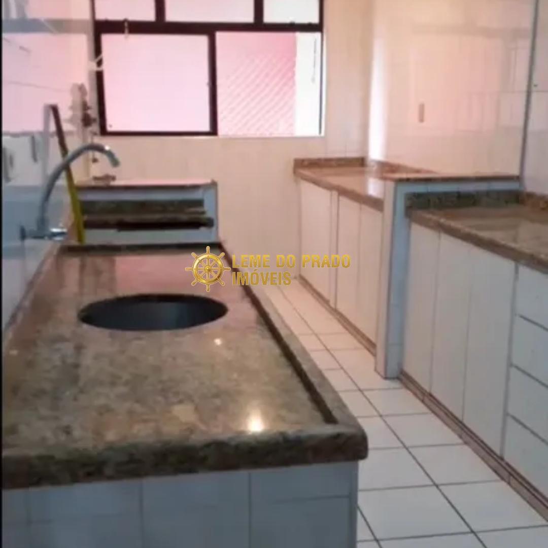 Apartamento à venda com 3 quartos, 97m² - Foto 2