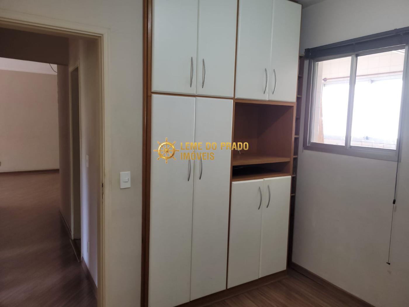 Apartamento à venda com 3 quartos, 87m² - Foto 2