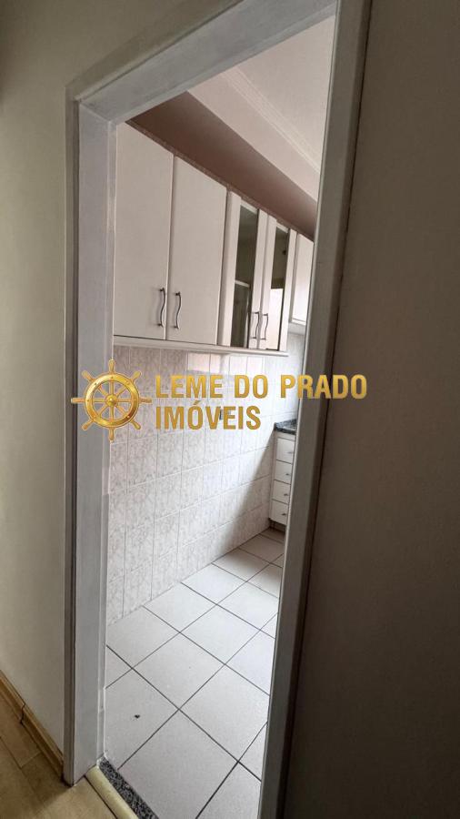 Apartamento para alugar com 2 quartos, 65m² - Foto 12