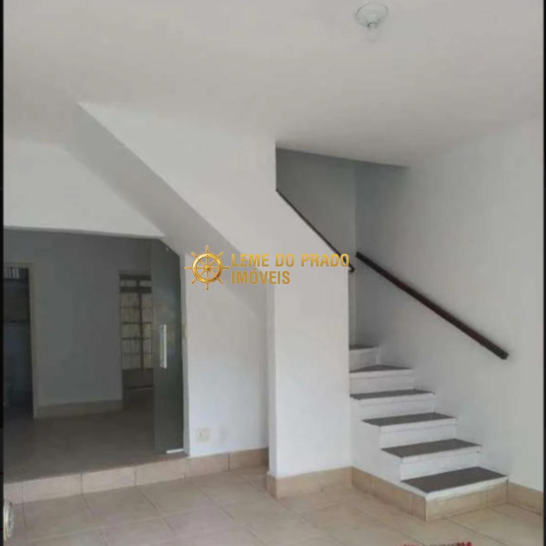 Sobrado para alugar com 3 quartos, 100m² - Foto 1