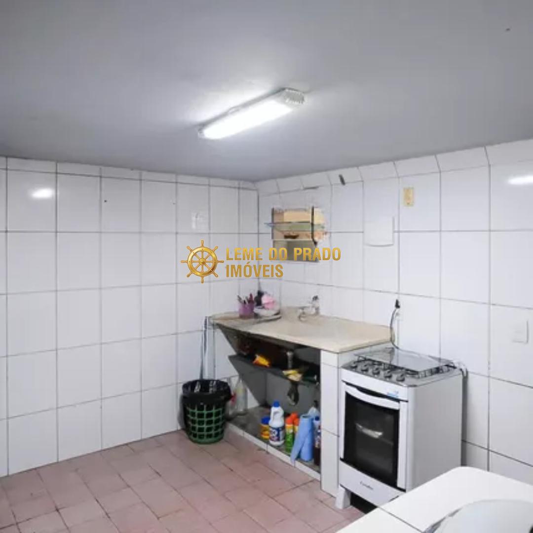 Casa à venda com 5 quartos, 237m² - Foto 13