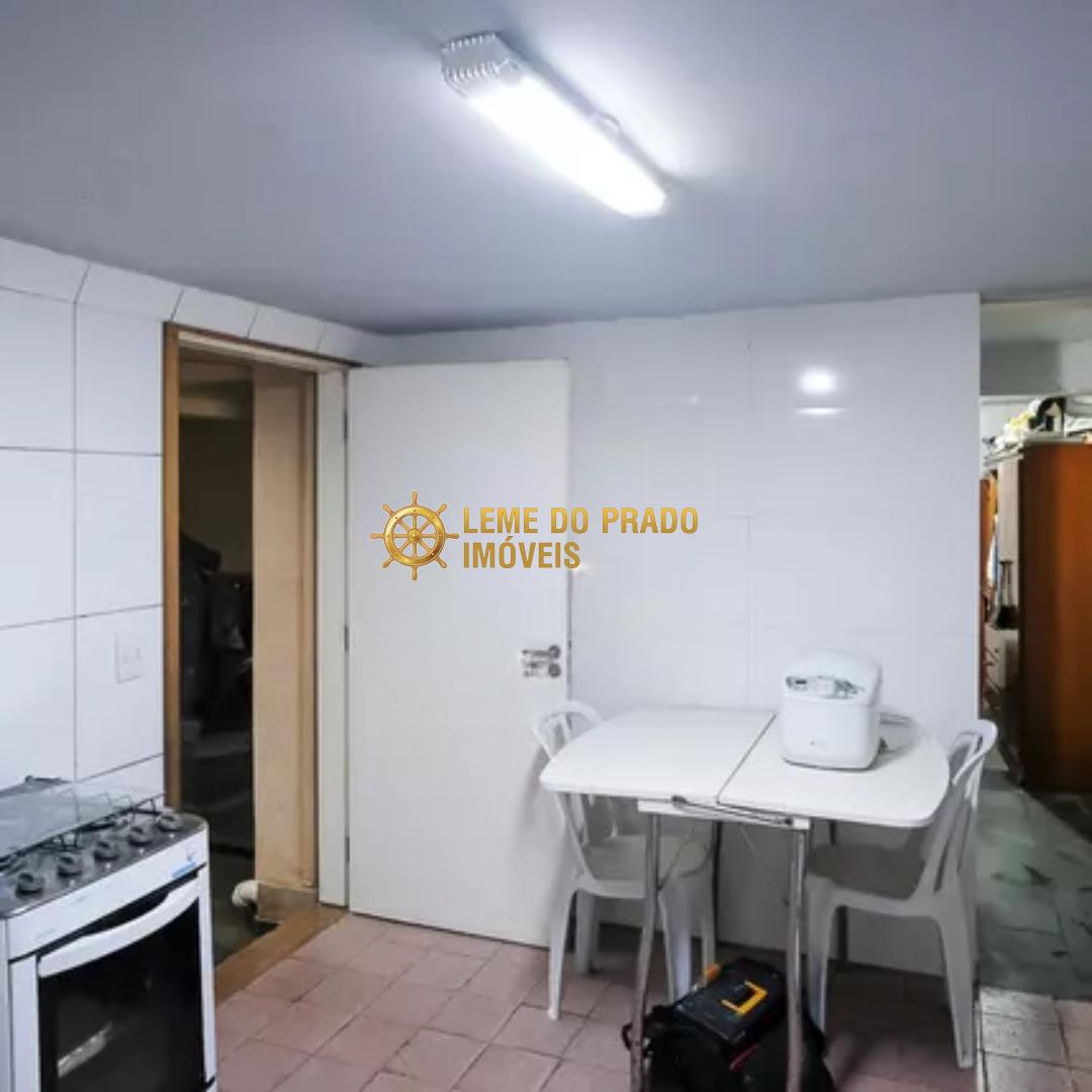 Casa à venda com 5 quartos, 237m² - Foto 14