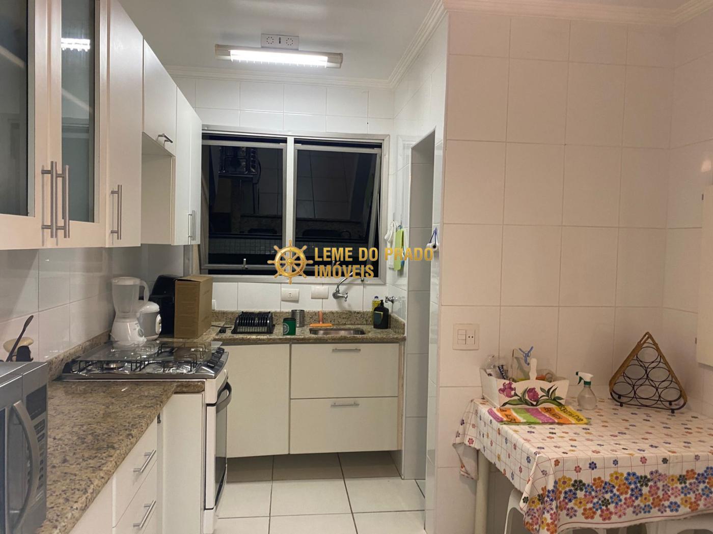 Apartamento à venda com 3 quartos, 140m² - Foto 3