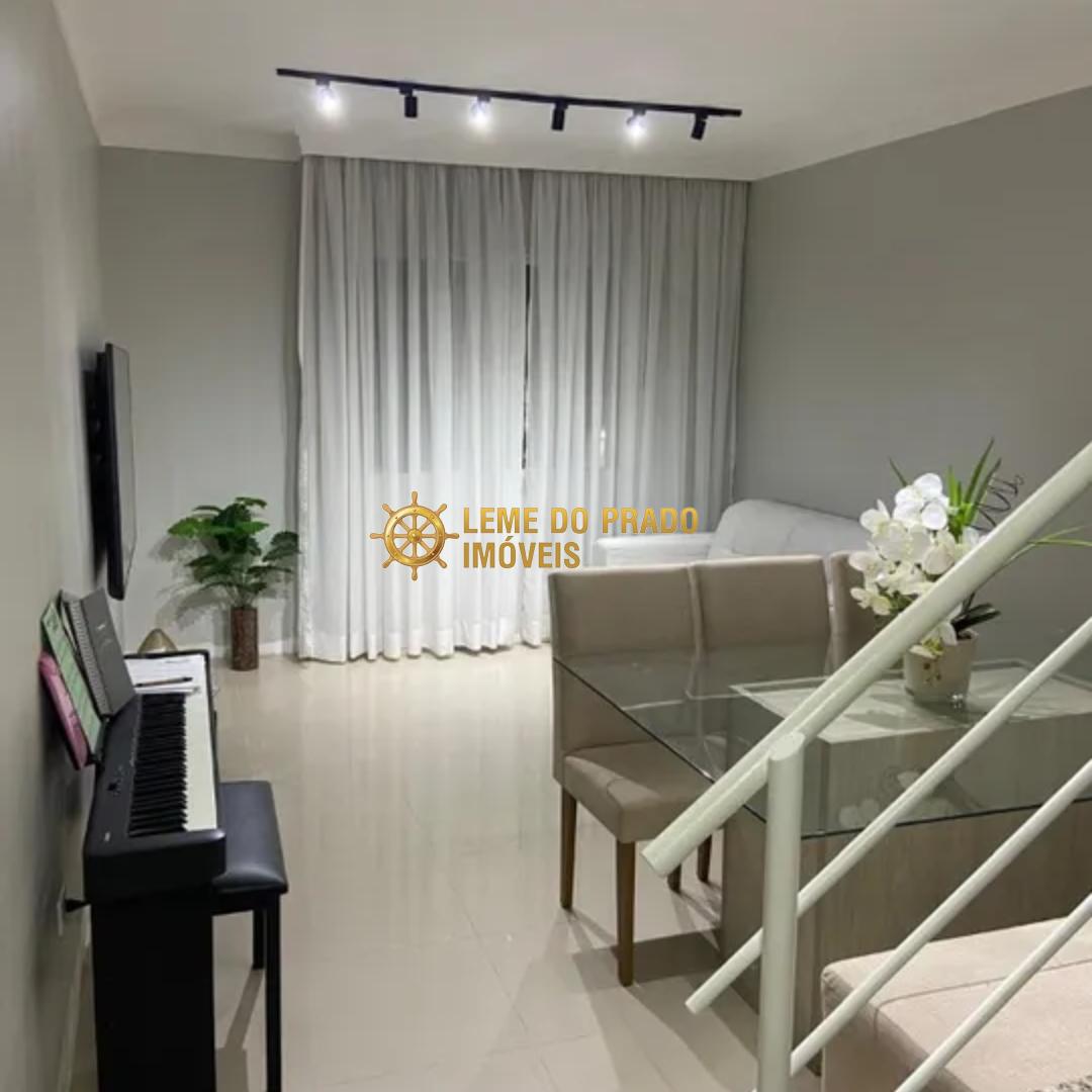 Sobrado à venda com 2 quartos, 110m² - Foto 1