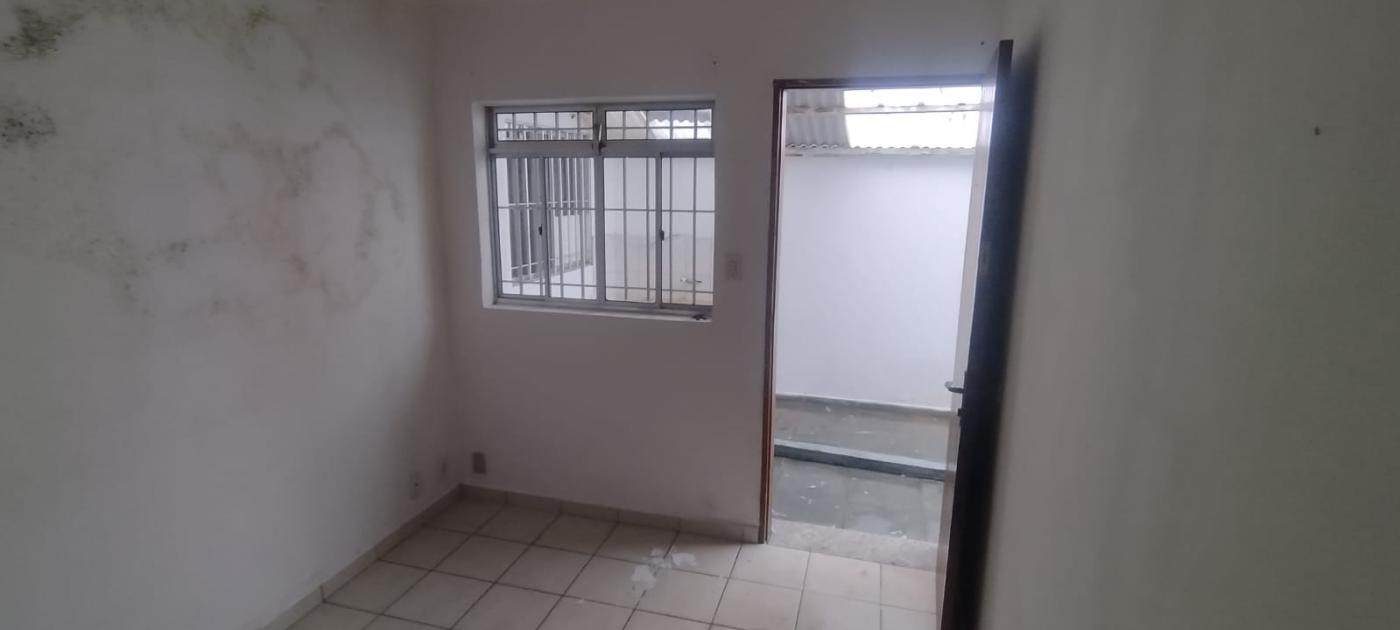 Terreno à venda com 2 quartos, 180m² - Foto 5