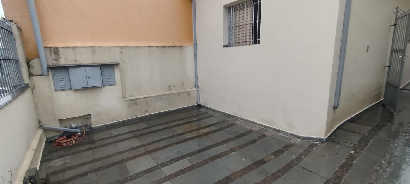 Terreno à venda com 2 quartos, 180m² - Foto 10